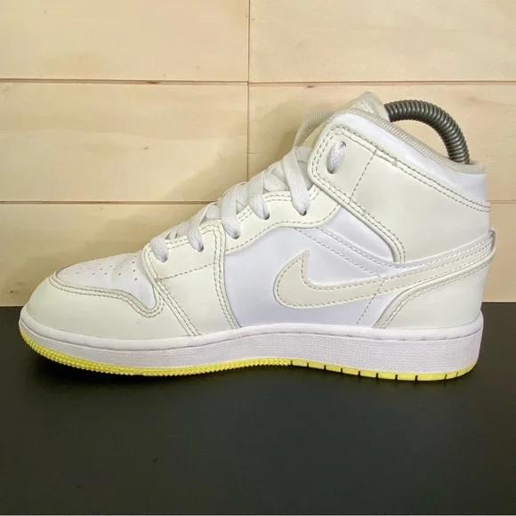 Air Jordan 1 Mid Sail Light Laser Orange Kid's Youth Size 4Y Shoes FD8780-181 - Picture 2 of 11